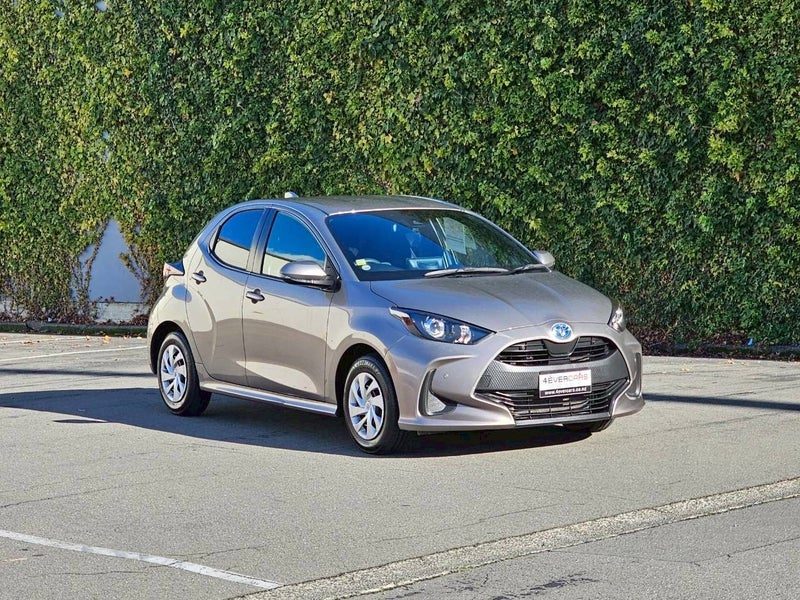 2021 Toyota Yaris 1.5 Hybrid Push Button, photo 2
