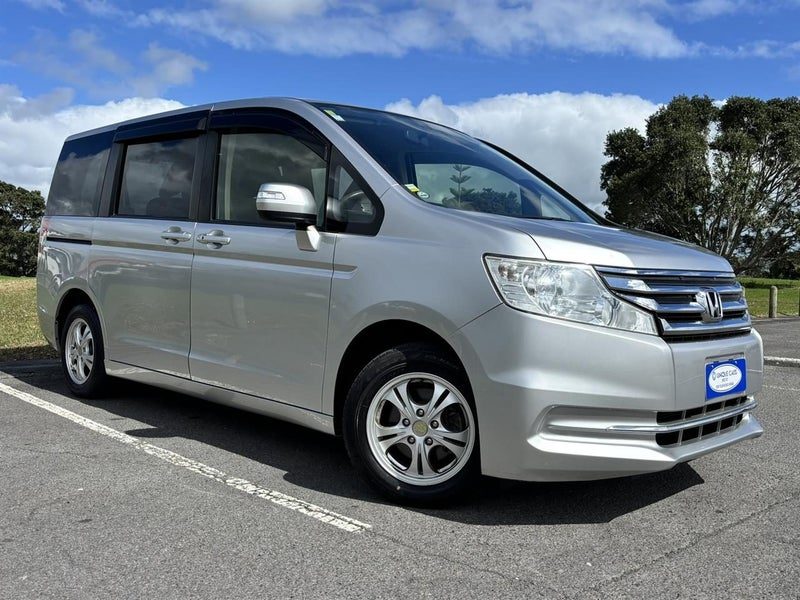 2014 Honda Step Wagon 2.0G Side Lift Up Seat