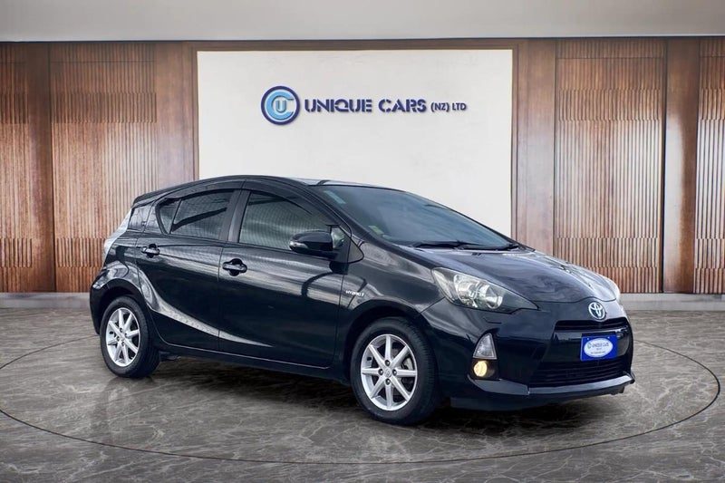 2012 Toyota Aqua Type S with Push Start, photo 3