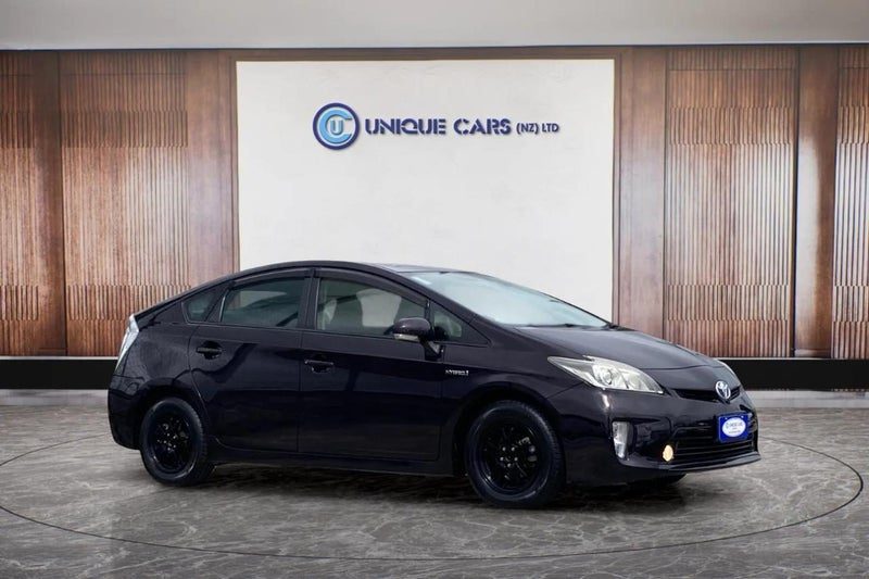 2014 Toyota Prius 1.8 Type S Facelift, photo 3