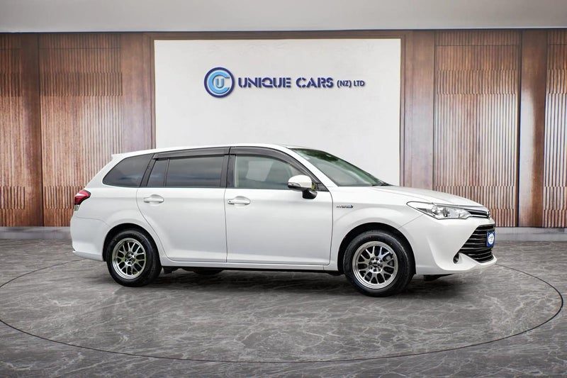 2017 Toyota Corolla Fielder 1.5G Hybrid, photo 3