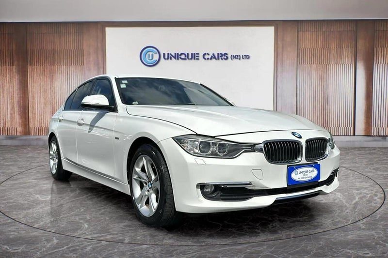 2013 BMW 320D Luxury Package, photo 3