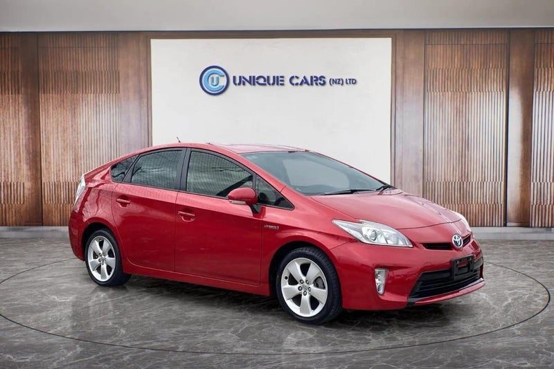 2014 Toyota Prius 1.8 Type S Facelift, photo 3