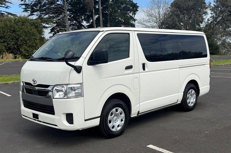 2022 Toyota Hiace CARGO, photo 3