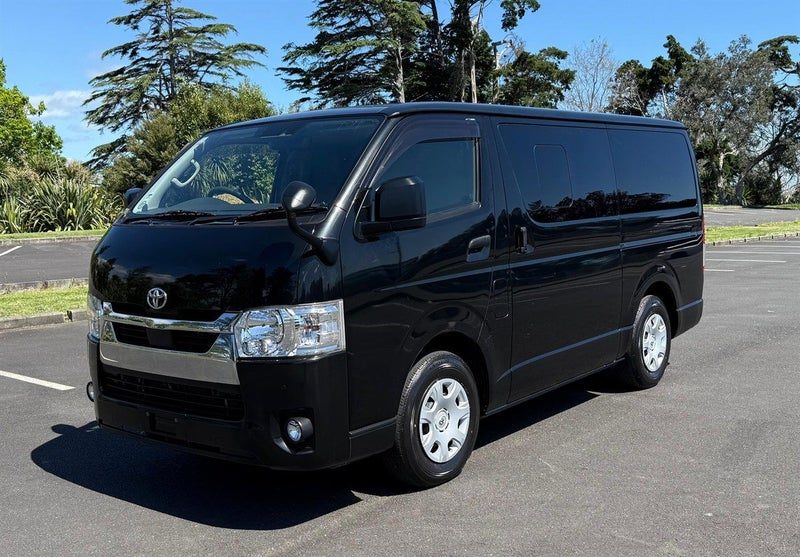 2022 Toyota Hiace CARGO, photo 3