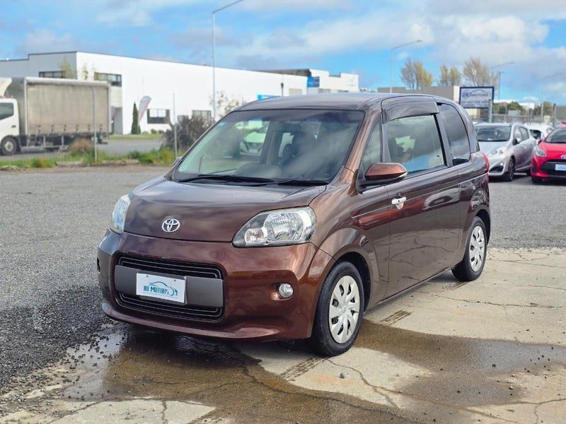 2015 Toyota Porte Push Start, Power Slide Door