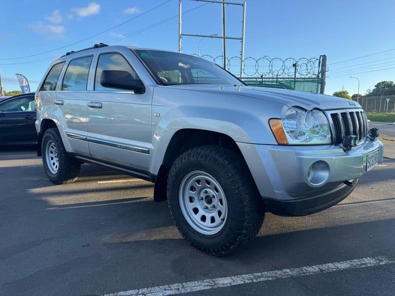 2005 Jeep Grand Cherokee 5.7 Lifted with exhaust!, photo 3