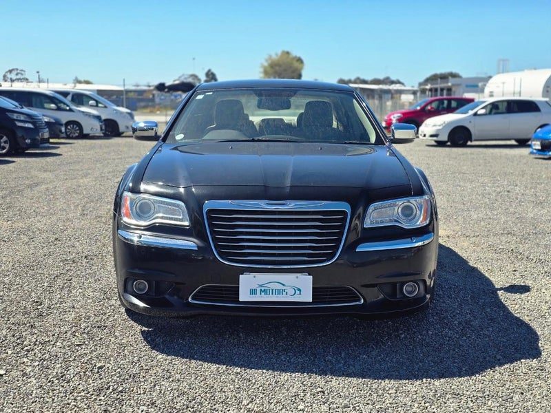 2013 Chrysler 300 Limited Plus, photo 2