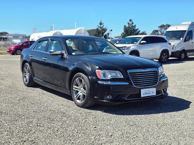 2013 Chrysler 300 Limited Plus, photo 3