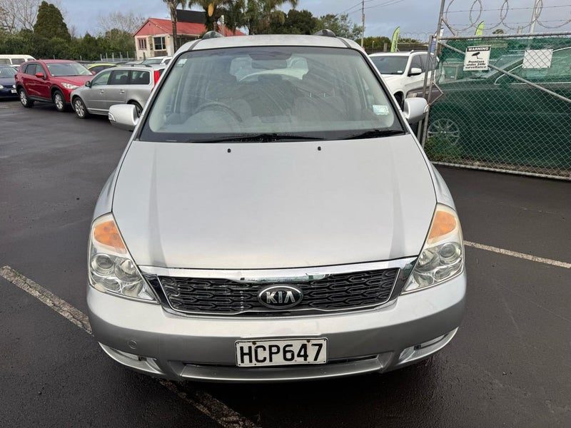 2013 Kia Carnival V6 EX, photo 2
