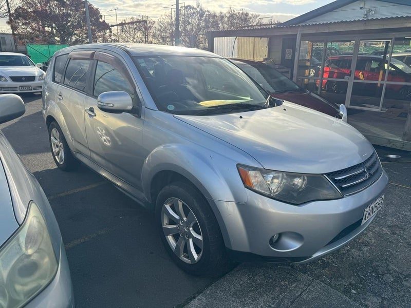 2009 Mitsubishi Outlander 2.4L 7 seater, photo 3