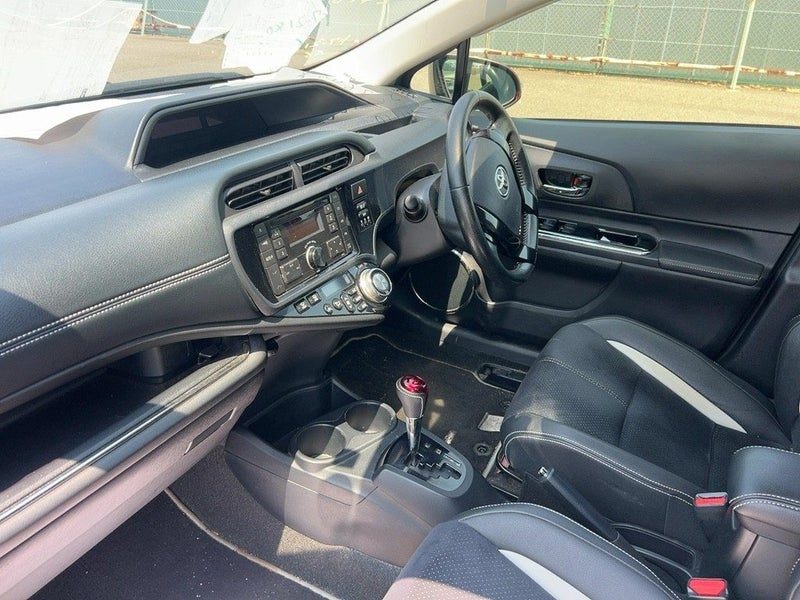 2015 Toyota Aqua G Gs, photo 3