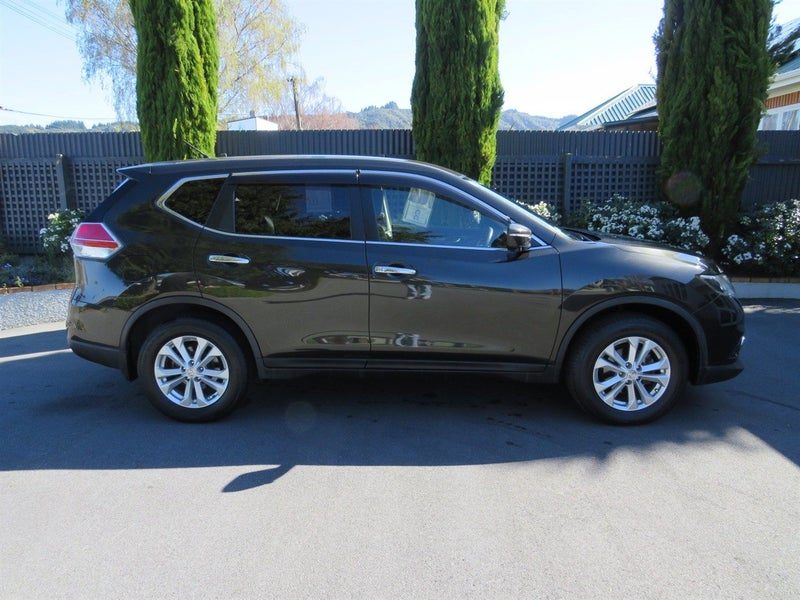 2015 Nissan X-Trail 20X, photo 2