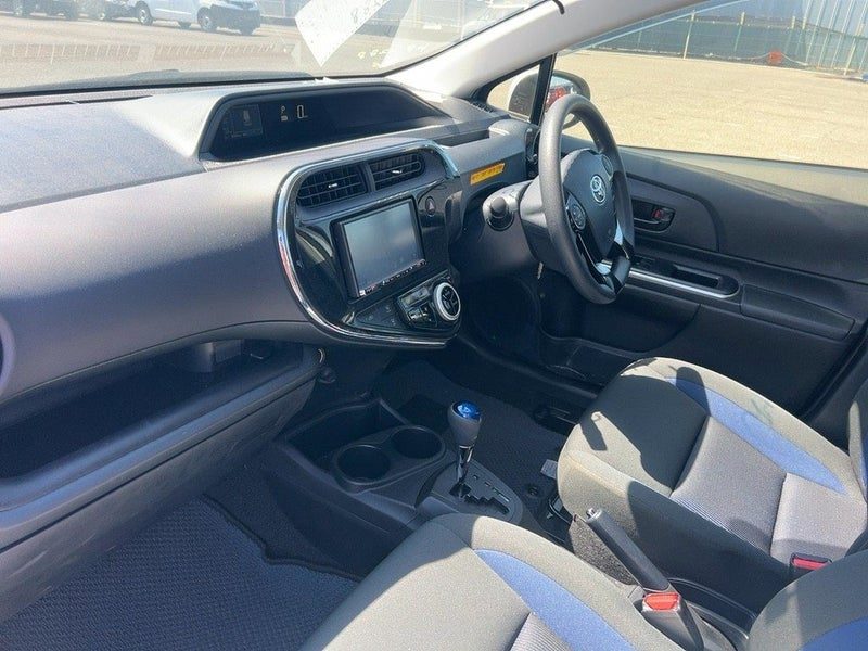 2019 Toyota Aqua S, photo 3