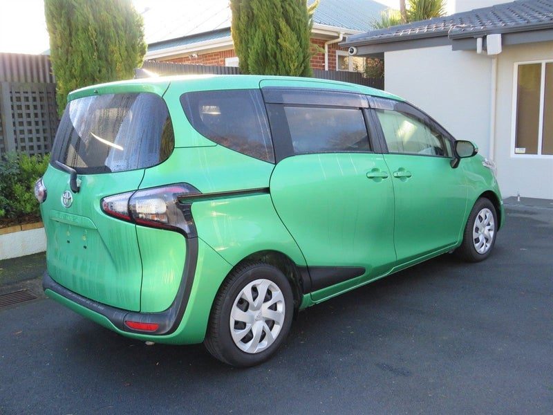 2015 Toyota Sienta G, photo 3