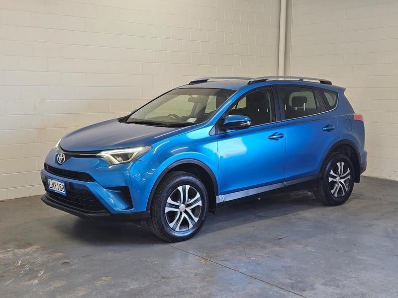 2018 Toyota RAV4 GX, photo 3