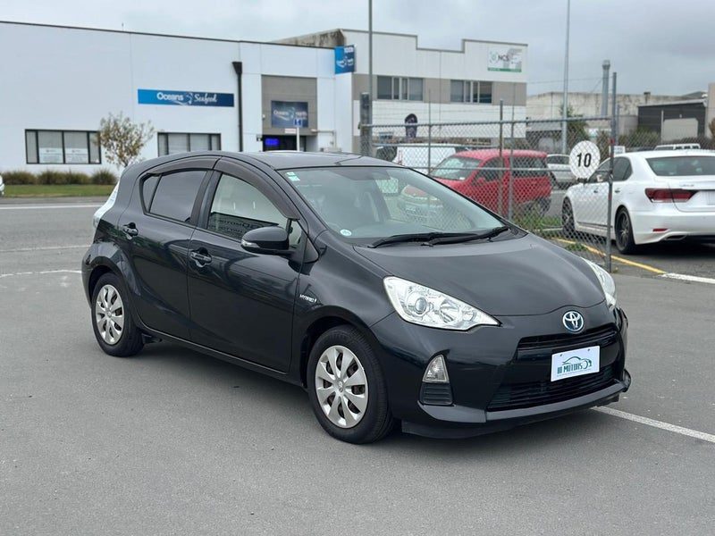 2012 Toyota Aqua G, photo 3