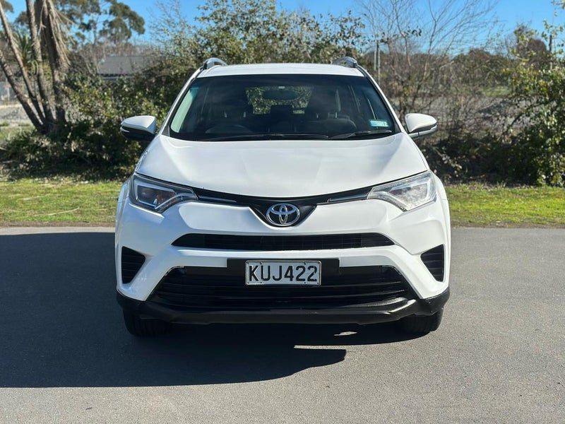 2017 Toyota RAV4 GX, photo 2