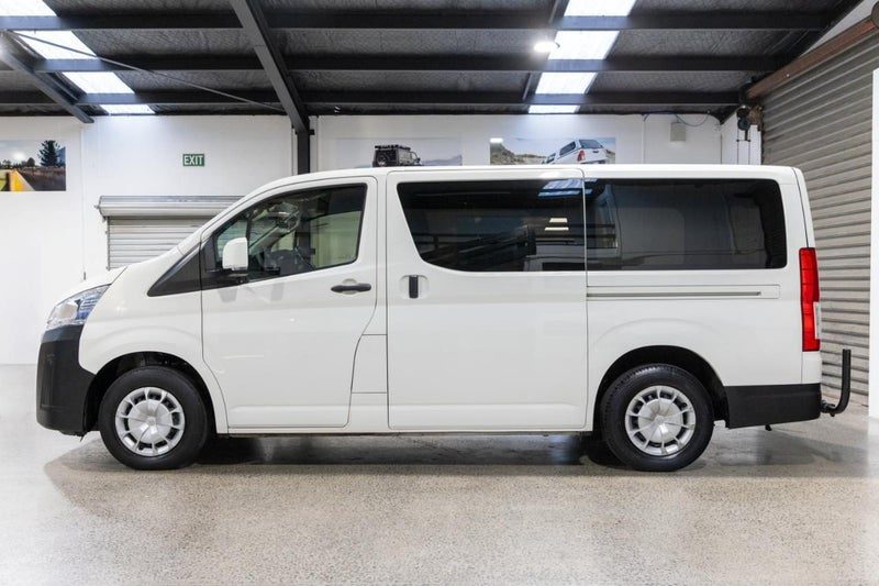 2020 Toyota Hiace ZR GVN 2.8DT/6AT, photo 3