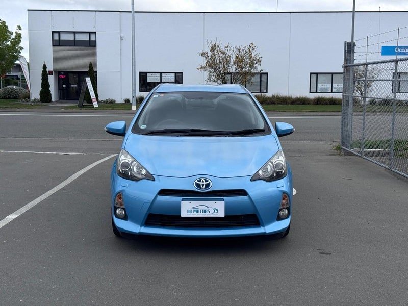 2012 Toyota Aqua G, photo 2