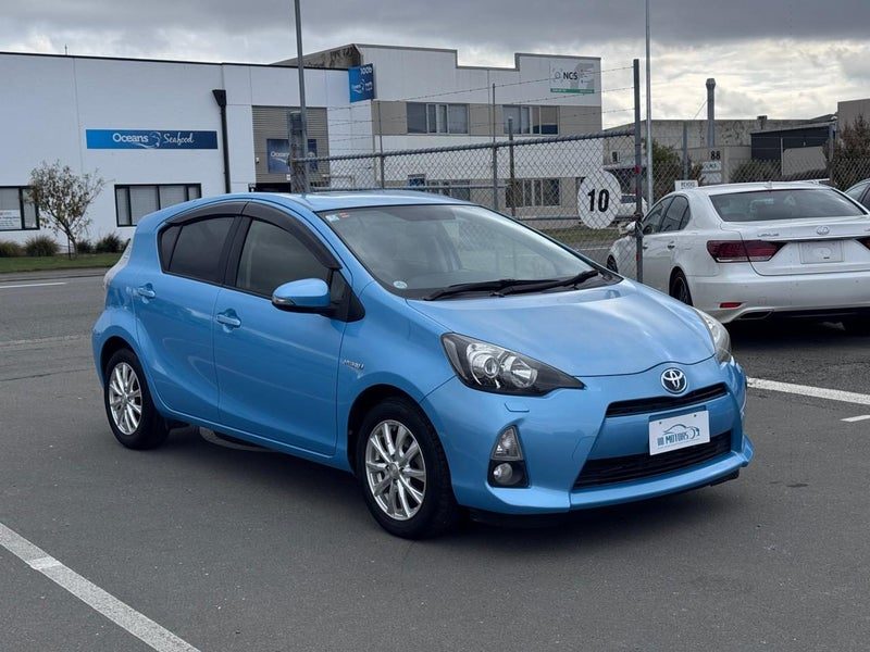 2012 Toyota Aqua G, photo 3