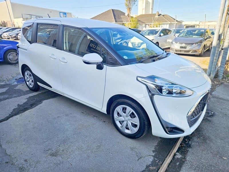2022 Toyota Sienta X