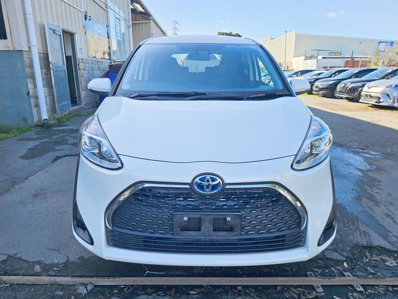 2022 Toyota Sienta X, photo 2