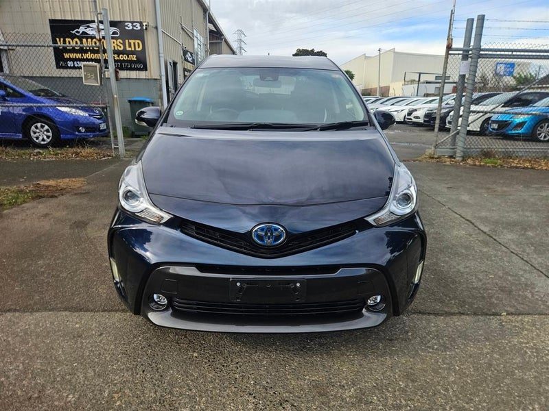 2019 Toyota Prius Alpha, photo 2