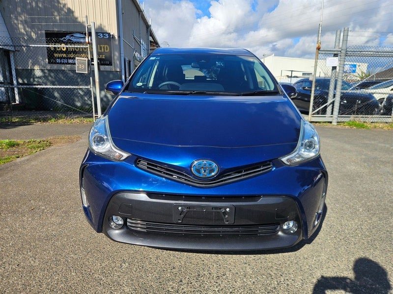 2019 Toyota Prius Alpha, photo 2