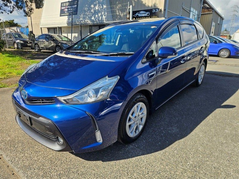 2019 Toyota Prius Alpha, photo 3