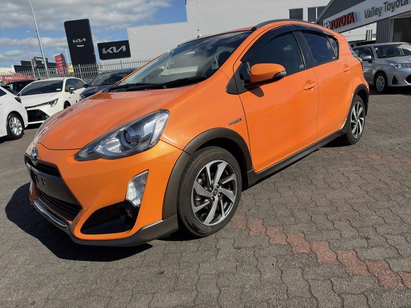 2015 Toyota Aqua X Urban, photo 3