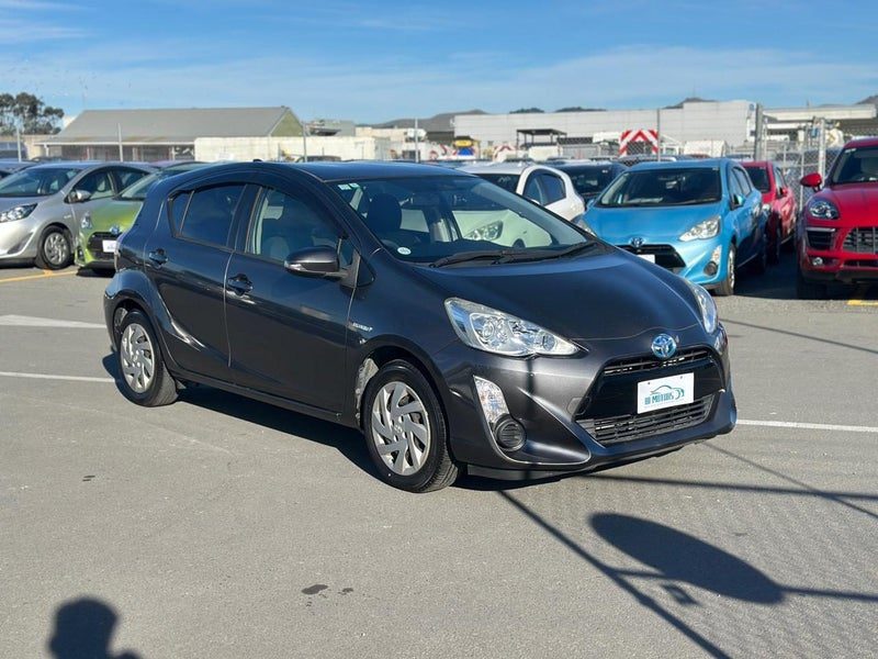 2015 Toyota Aqua S Model Push button start!!, photo 3