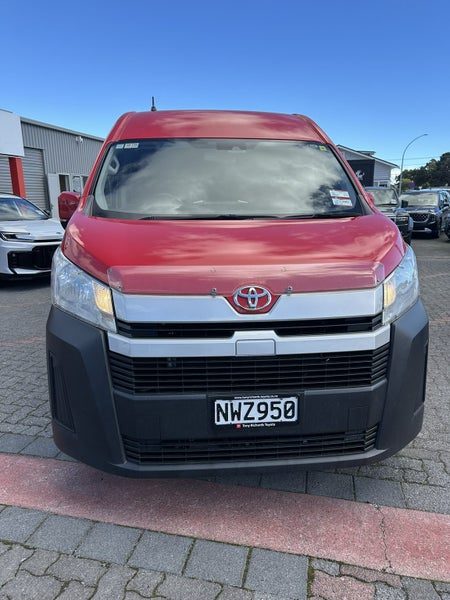 2021 Toyota Hiace 12 Seater Minibus, photo 2