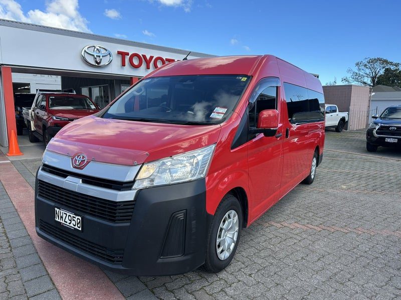 2021 Toyota Hiace 12 Seater Minibus, photo 3