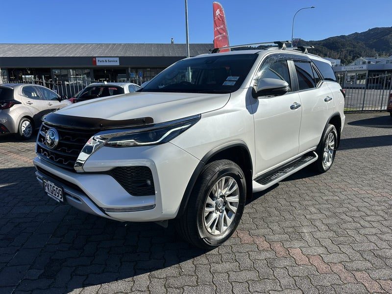 2022 Toyota Fortuner Limited, photo 3