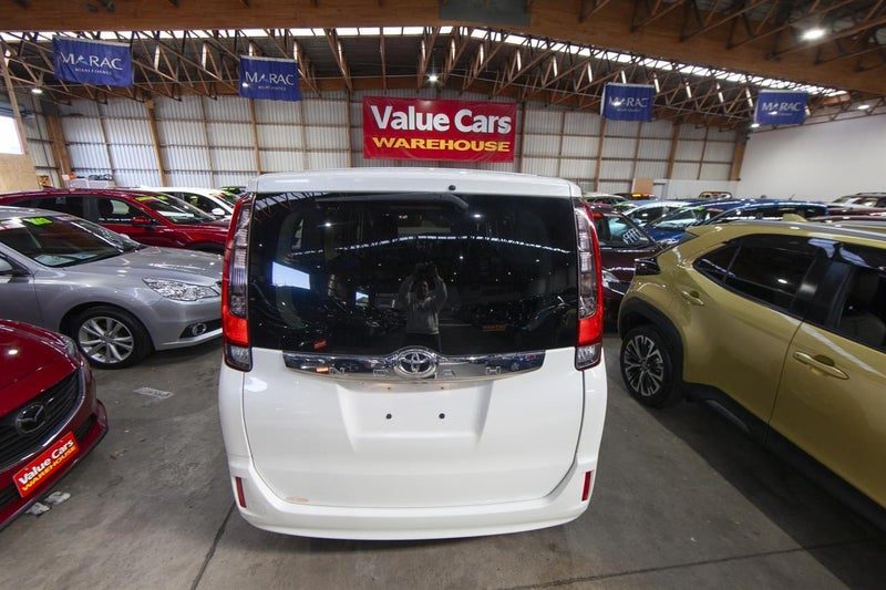 2016 Toyota Noah X DELIGHT PLUS, photo 2