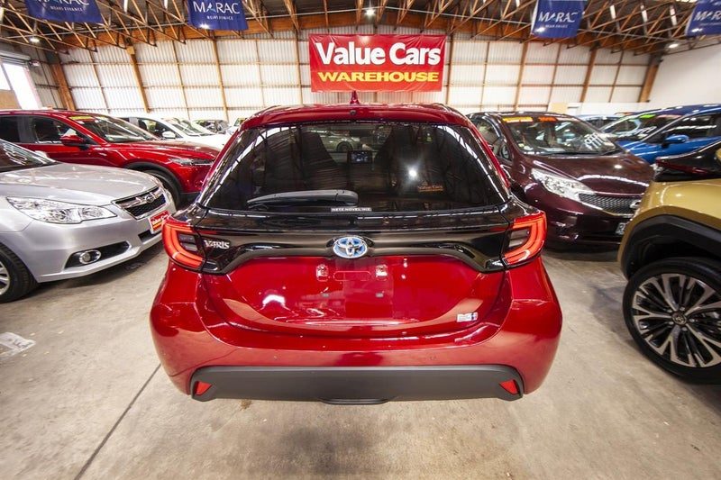 2020 Toyota Yaris Hybrid G, photo 2