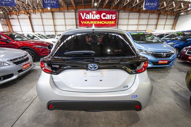 2021 Toyota Yaris Hybrid G, photo 2