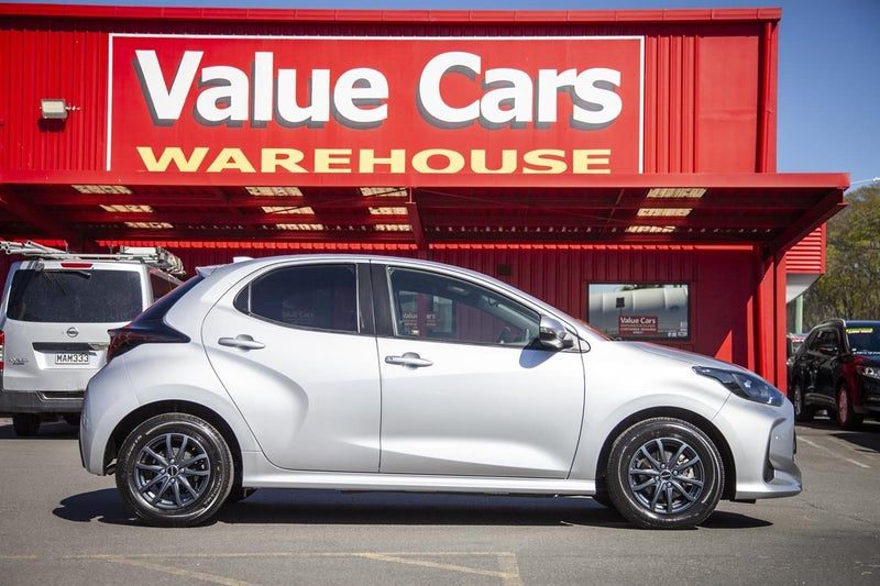 2021 Toyota Yaris Hybrid G, photo 3