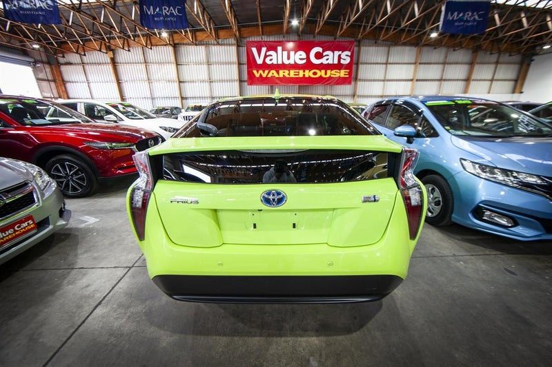 2017 Toyota Prius Hybrid, photo 2