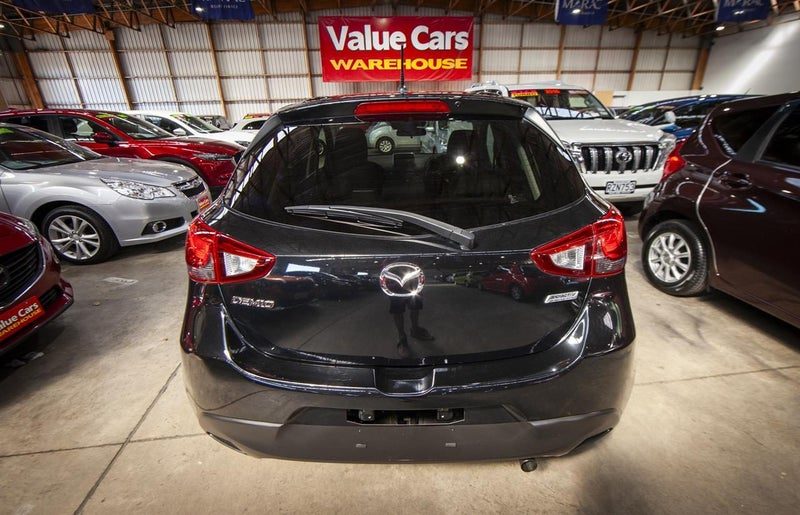 2015 Mazda Demio 13S, photo 2