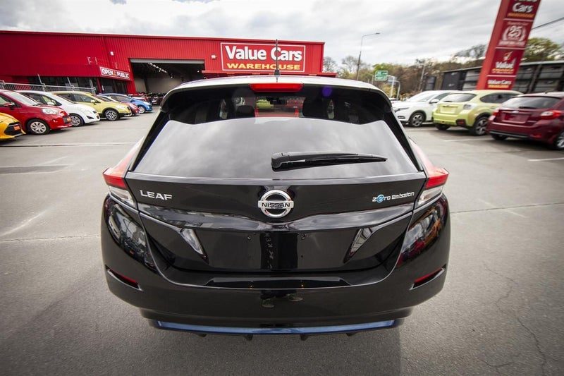 2019 Nissan Leaf S, photo 2