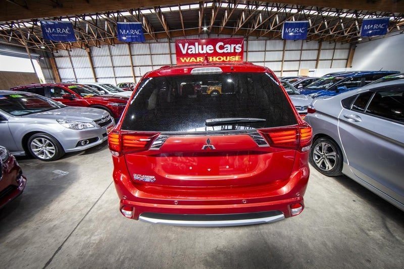 2016 Mitsubishi Outlander PHEV 4WD, photo 2