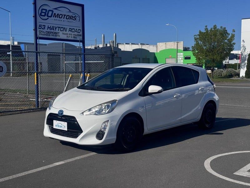2016 Toyota Aqua S, main photo
