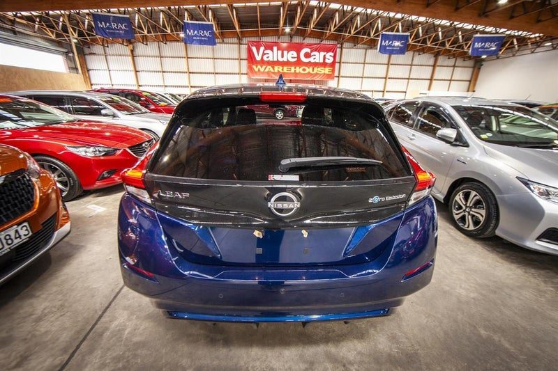 2022 Nissan Leaf S, photo 2