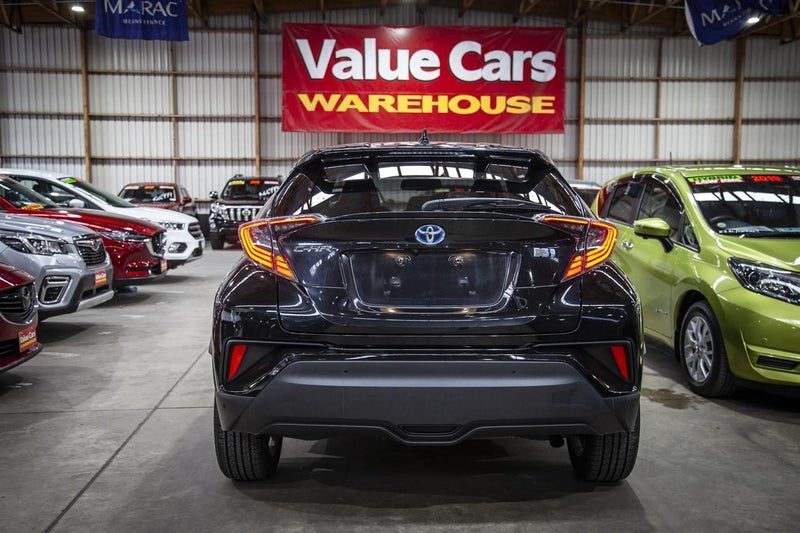 2017 Toyota C-HR Hybrid G LED EDITION, photo 2