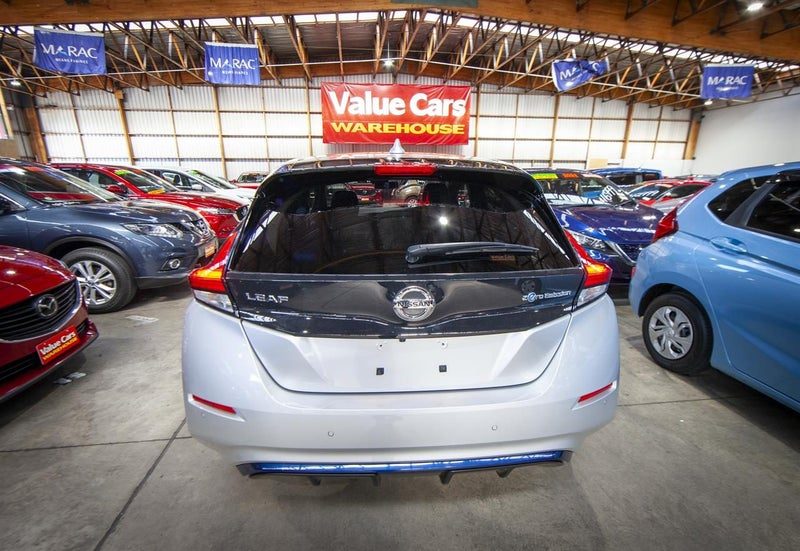2020 Nissan Leaf S, photo 2