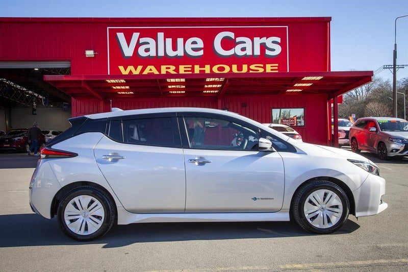 2020 Nissan Leaf S, photo 3