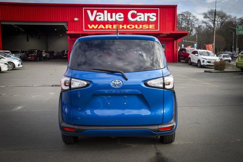 2015 Toyota Sienta G, photo 2