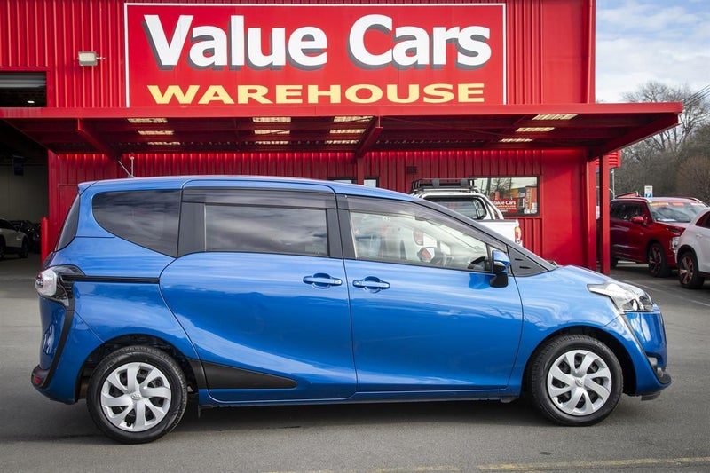2015 Toyota Sienta G, photo 3